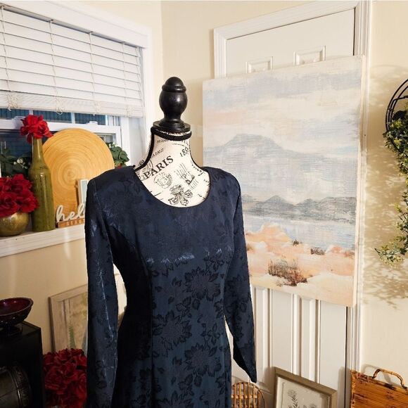 Vintage 80's Dawn Joy Sexy Floral Print Midi Sheath Dress. - Picture 10 of 14